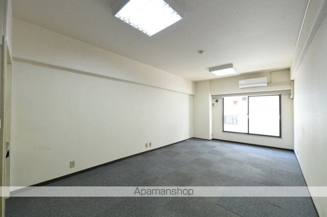 ウィン青山[1R/30.6m2]の内装