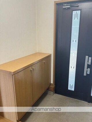 宿連寺戸建[4LDK/102.3m2]の玄関