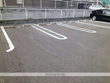 和歌山県和歌山市弘西[1R/32.9m2]の駐車場1