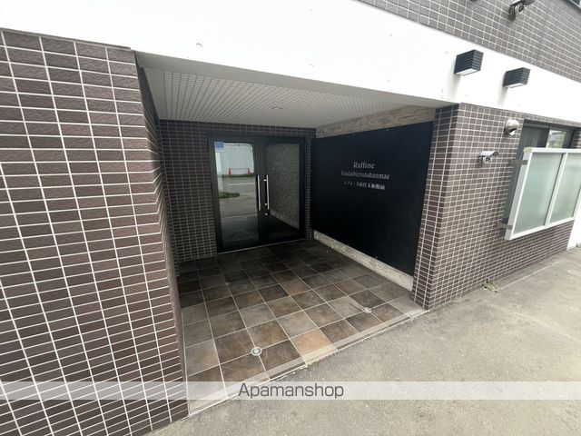 ラフィーネ近代美術館前の玄関写真