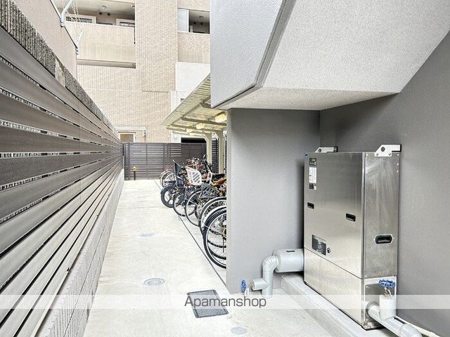 グランデール博多の玄関写真