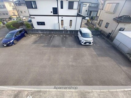 イーストアベニュ[2LDK/66.25m2]の駐車場