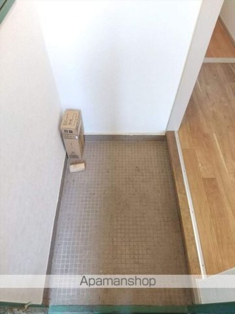 和歌山県和歌山市西小二里２丁目[3DK/51m2]の玄関
