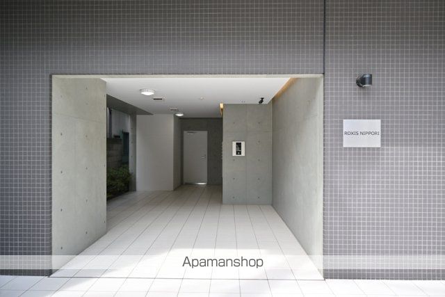 ROXIS日暮里の玄関写真