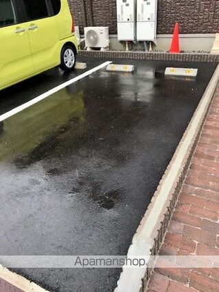 ベルリード平田町[1LDK/48.18m2]の駐車場