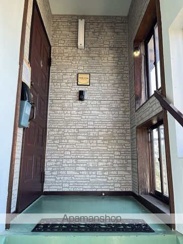協學館ハウス本館の玄関写真