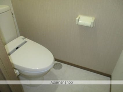 ハイカムール鷹清水　Ｂ[2K/35.6m2]のトイレ