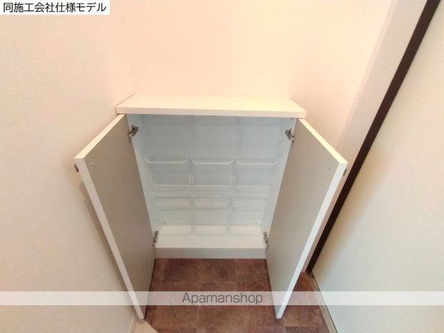 F ASECIA BONNYの内装写真