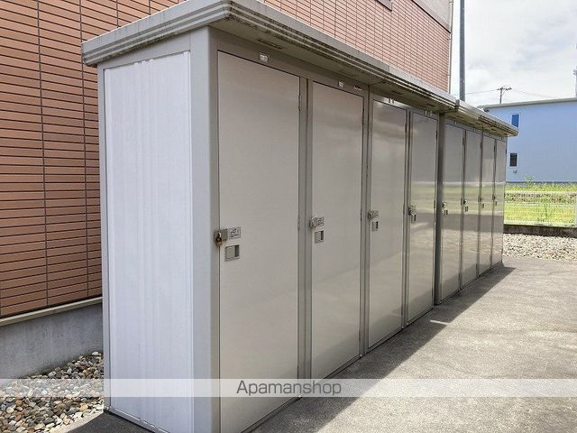 サンプラザ新崎Aの外観写真
