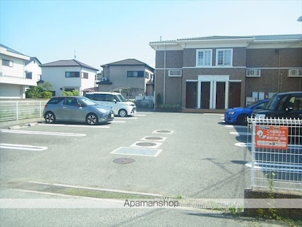 プレシャスコートＫ東松江Ⅱ[1LDK/44.77m2]の駐車場3