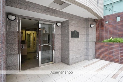 東京都港区芝１丁目[1K/19.98m2]のエントランス1