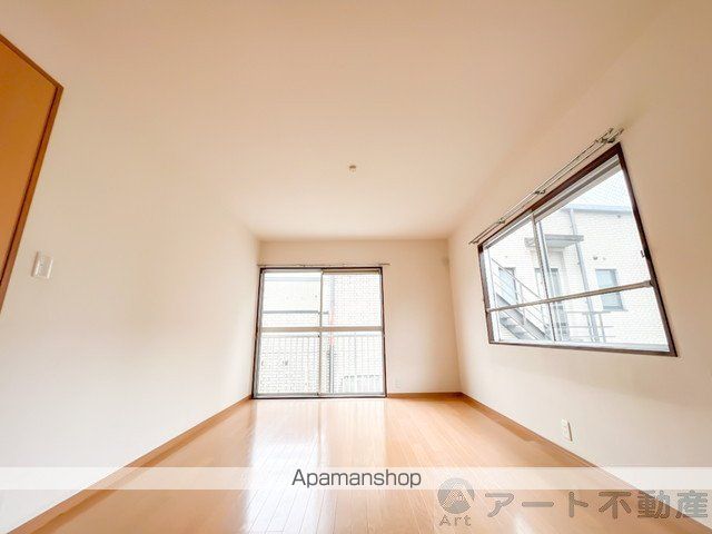 伊予鉄道城南線 道後公園駅 徒歩5分 2階建 築37年の内装写真
