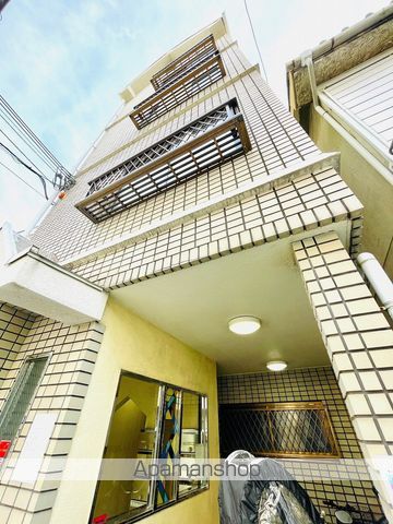 シャルマン中宮の外観写真