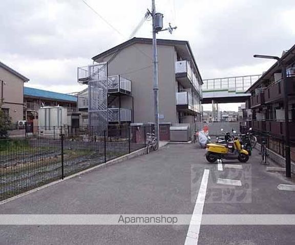 レオパレス深草の外観写真