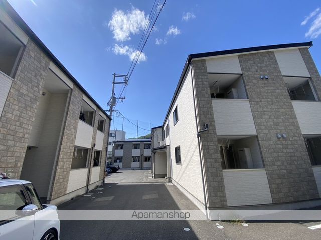 尾長東アパートA棟の外観写真