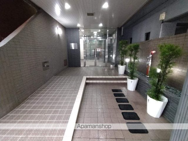 ビバーン平尾駅前の玄関写真