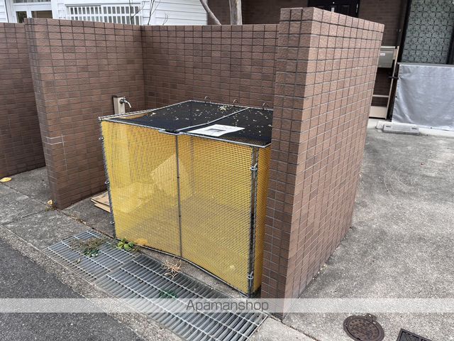 サンプラスIIIの玄関写真