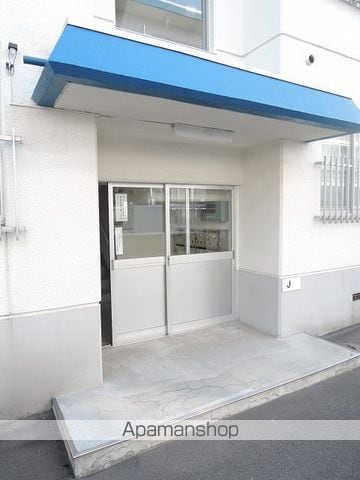 エスカイア24軒の玄関写真