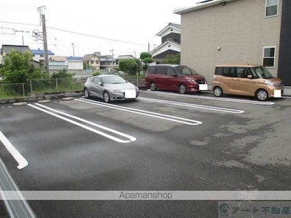 ノース・ガーデンＢ[2LDK/57.71m2]の駐車場1