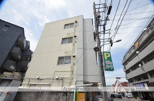 ランドスルー戸坂の外観写真
