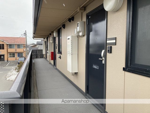 サンモール尾山の玄関写真