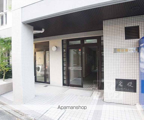 明治館にしきマンションの玄関写真