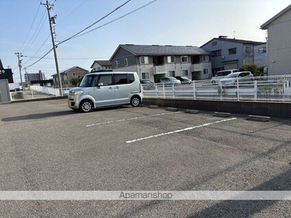 グラースシェリー[2LDK/53.76m2]の駐車場