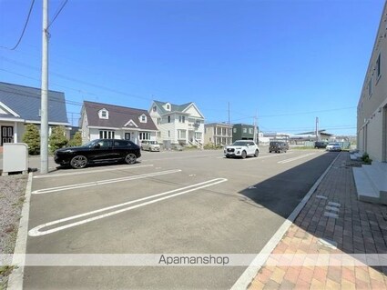 Ｄ－ｒｏｏｍ七重浜（ディールームナナエハマ）[1LDK/46.57m2]の駐車場3