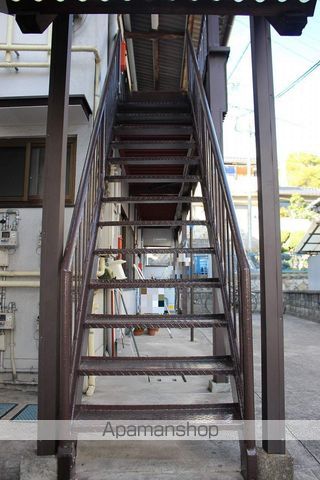 ウエダコーポ亀川の玄関写真