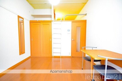 レオパレスＫＵＳＵＮＯＫＩ[1K/19.87m2]のリビング・居間1