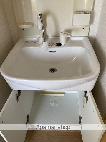 メゾンカフカスの内装写真