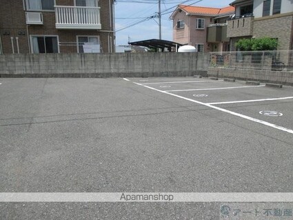 プランドール凛　Ａ棟[2LDK/55.15m2]の駐車場1