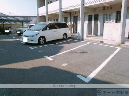 ＳＯＡＲ　ＨＩＬＬＳ[2LDK/68.64m2]の駐車場1