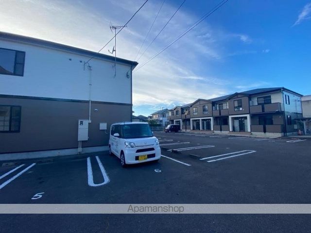 香川県高松市寺井町[2LDK/65.53m2]の駐車場
