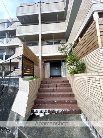ライヴリー加納の玄関写真