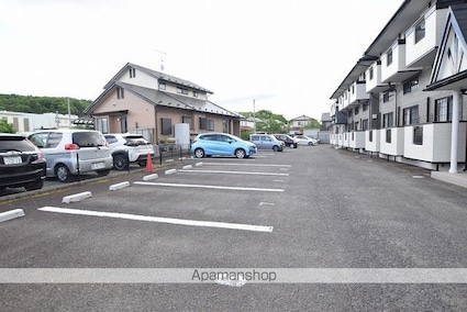 リジェール弐番館[1K/31.26m2]の駐車場2