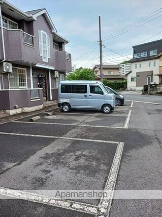 クレストール来山Ｂ[2LDK/58.12m2]の駐車場