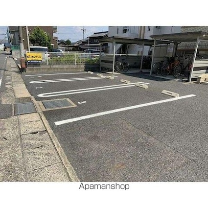 愛知県春日井市西本町２丁目[2LDK/61.56m2]の駐車場3