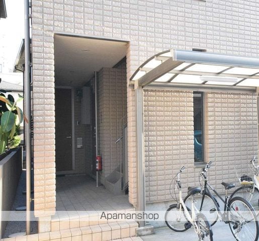 MAISON QUATREの玄関写真