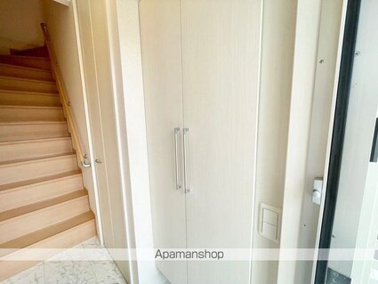 ラフォーレ　Ａ[2LDK/57.8m2]の玄関