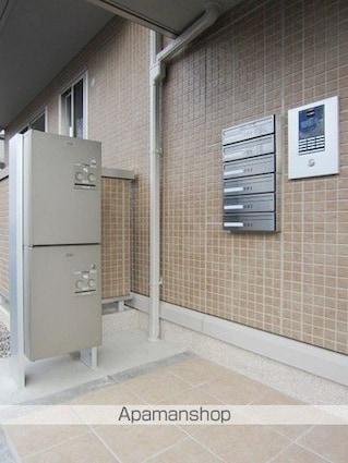 Ｂｌａｕ　Ｂａｕｍ　Ｂ棟[2LDK/61.06m2]のエントランス