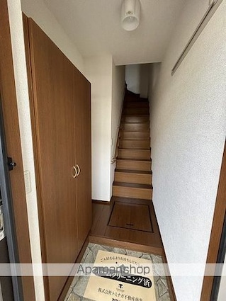 ローズコート阿部Ｃ・Ｄ棟[2LDK/50m2]の玄関