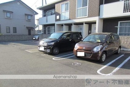 シャルム[2LDK/65.66m2]の駐車場1