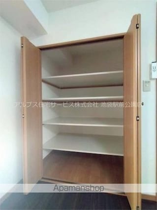 東京都新宿区四谷２丁目[2LDK/66.28m2]の内装2