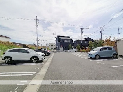 シャーメゾンタウン倉敷運動公園前　Ｃ棟[1LDK/41.17m2]の駐車場2