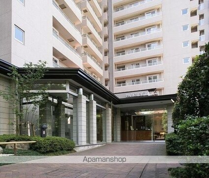 パークサイド・ウイングス[2LDK/73.36m2]のエントランス