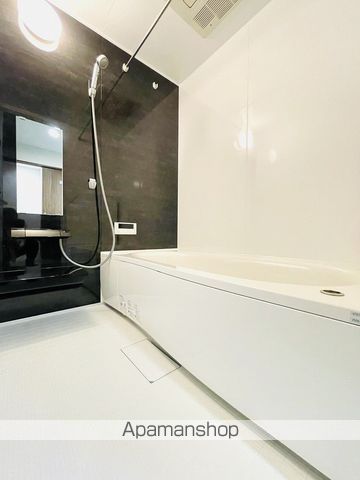大人が楽しむガレージハウス守口桃町の内装写真