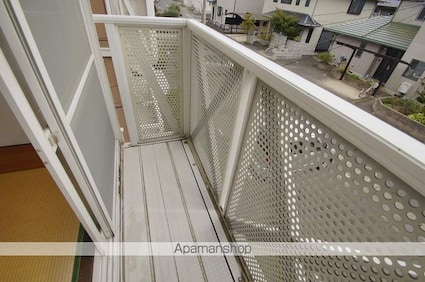 ハイランドコート　Ｃ棟[3K/51.48m2]のバルコニー