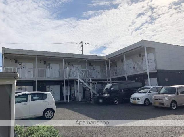 レオパレスすだちの玄関写真