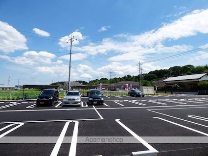 エルシオンⅢ[1LDK/49.1m2]の駐車場1